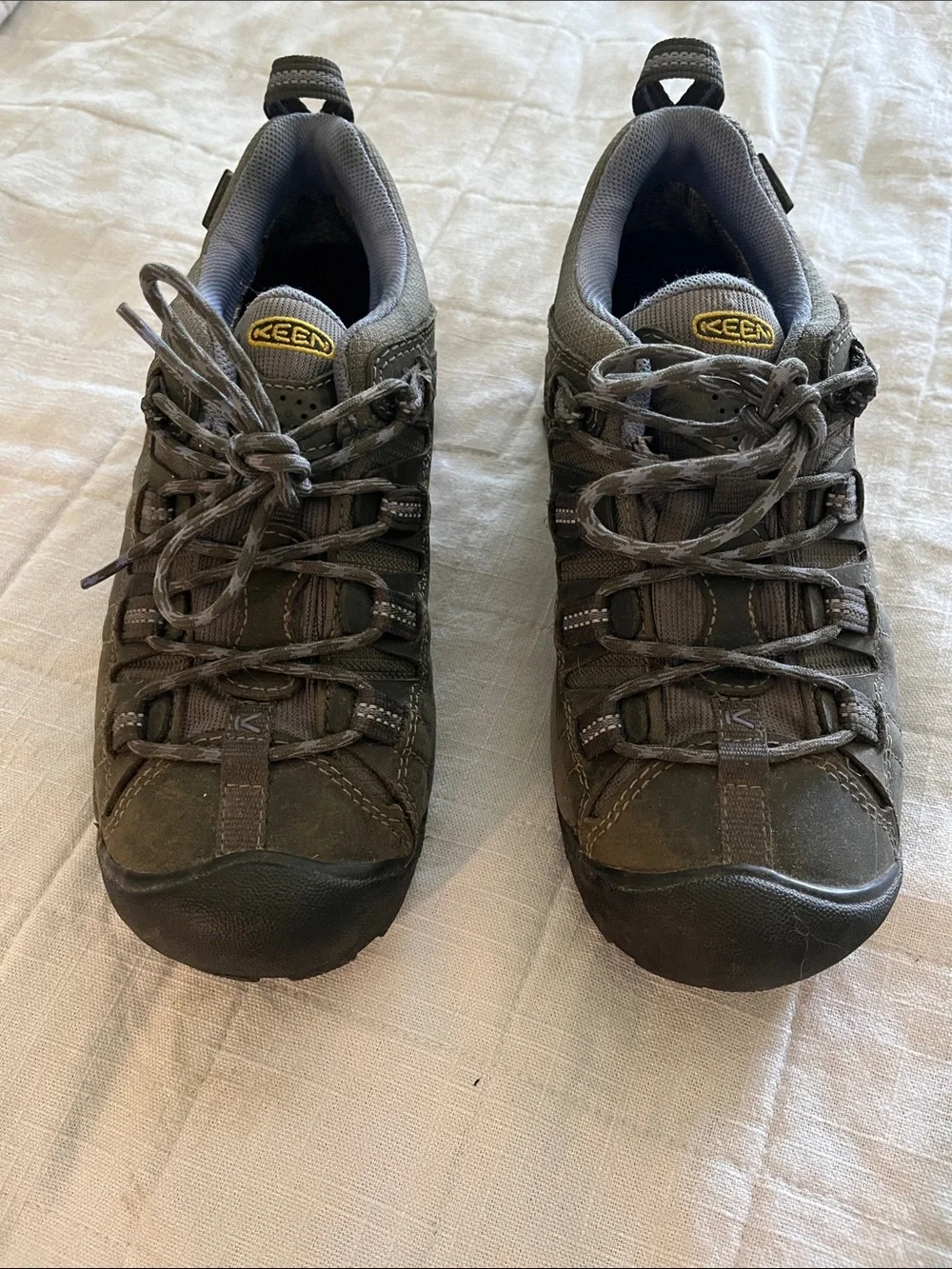 KEEN women’s Gray Low-Profile Hiking Shoes